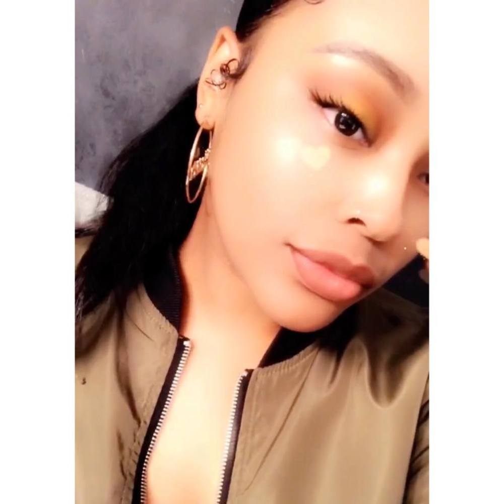 Meet your Posher, Mya